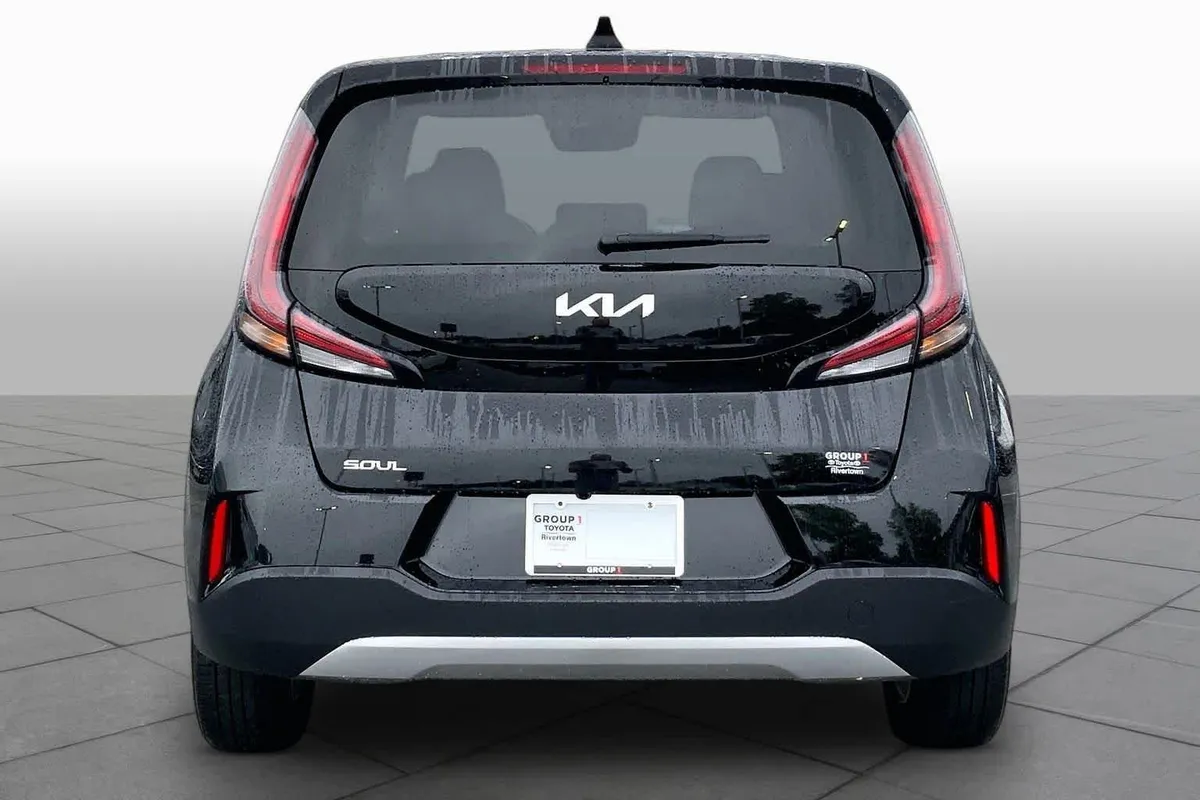 2024 Kia Soul LX thumbnail 5