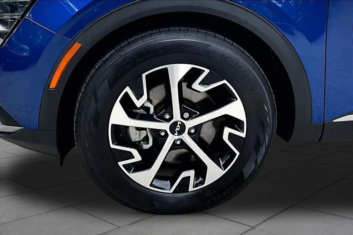 2024 Kia Sportage EX thumbnail 11