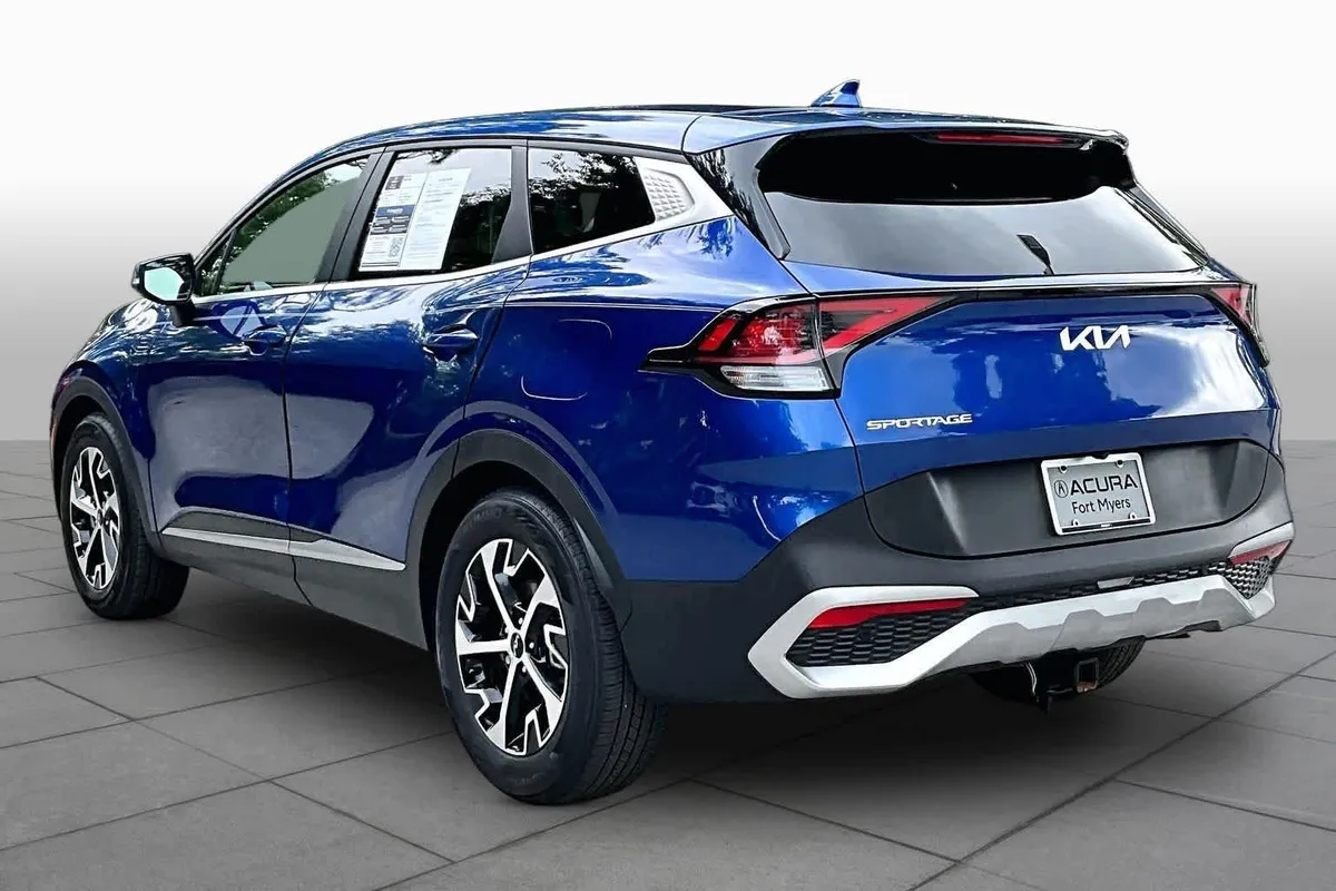 2024 Kia Sportage EX thumbnail 12