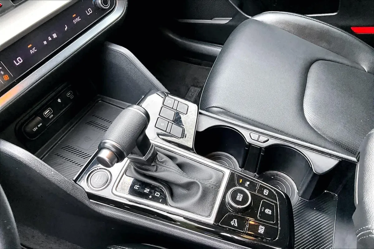 2024 Kia Sportage EX thumbnail 17