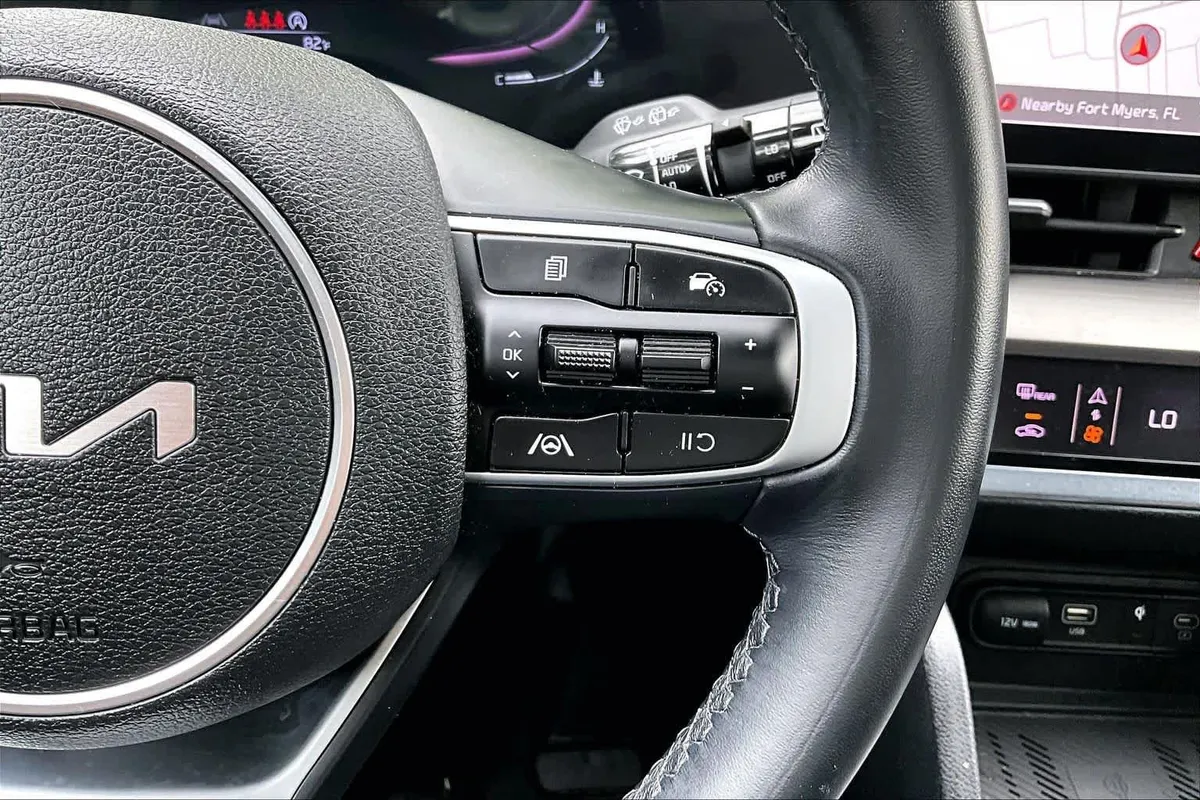 2024 Kia Sportage EX thumbnail 23