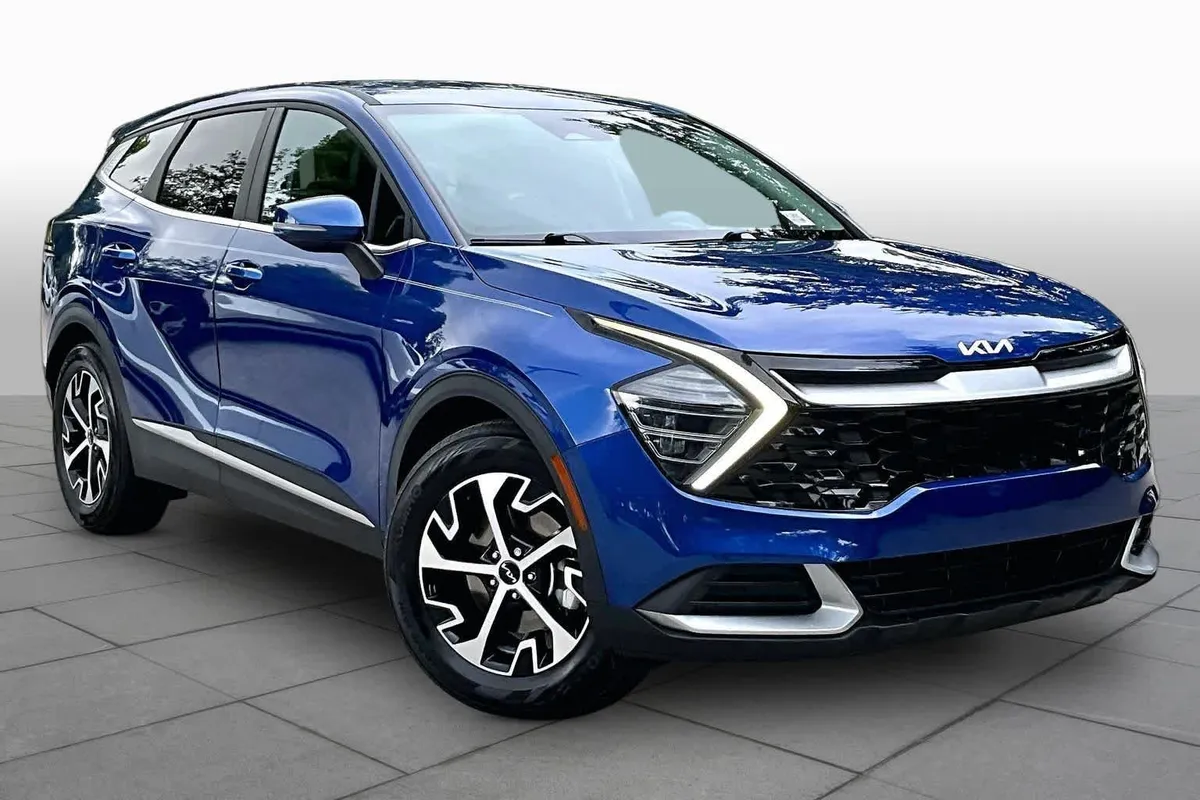 2024 Kia Sportage EX thumbnail 3