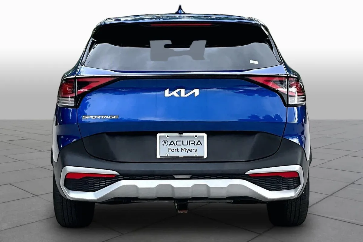 2024 Kia Sportage EX thumbnail 5