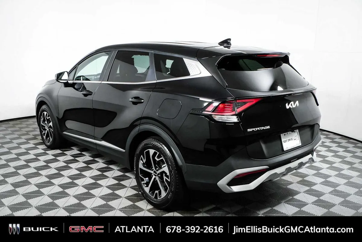 2024 Kia Sportage EX thumbnail 28