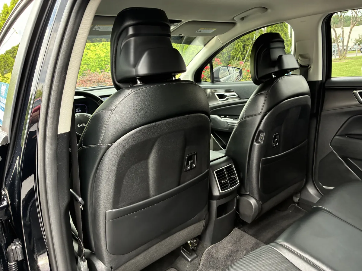 2024 Kia Sportage EX thumbnail 13