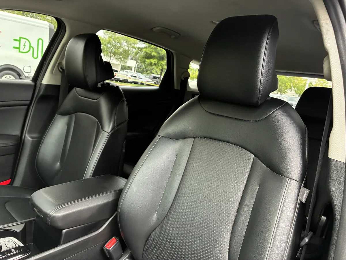 2024 Kia Sportage EX thumbnail 19