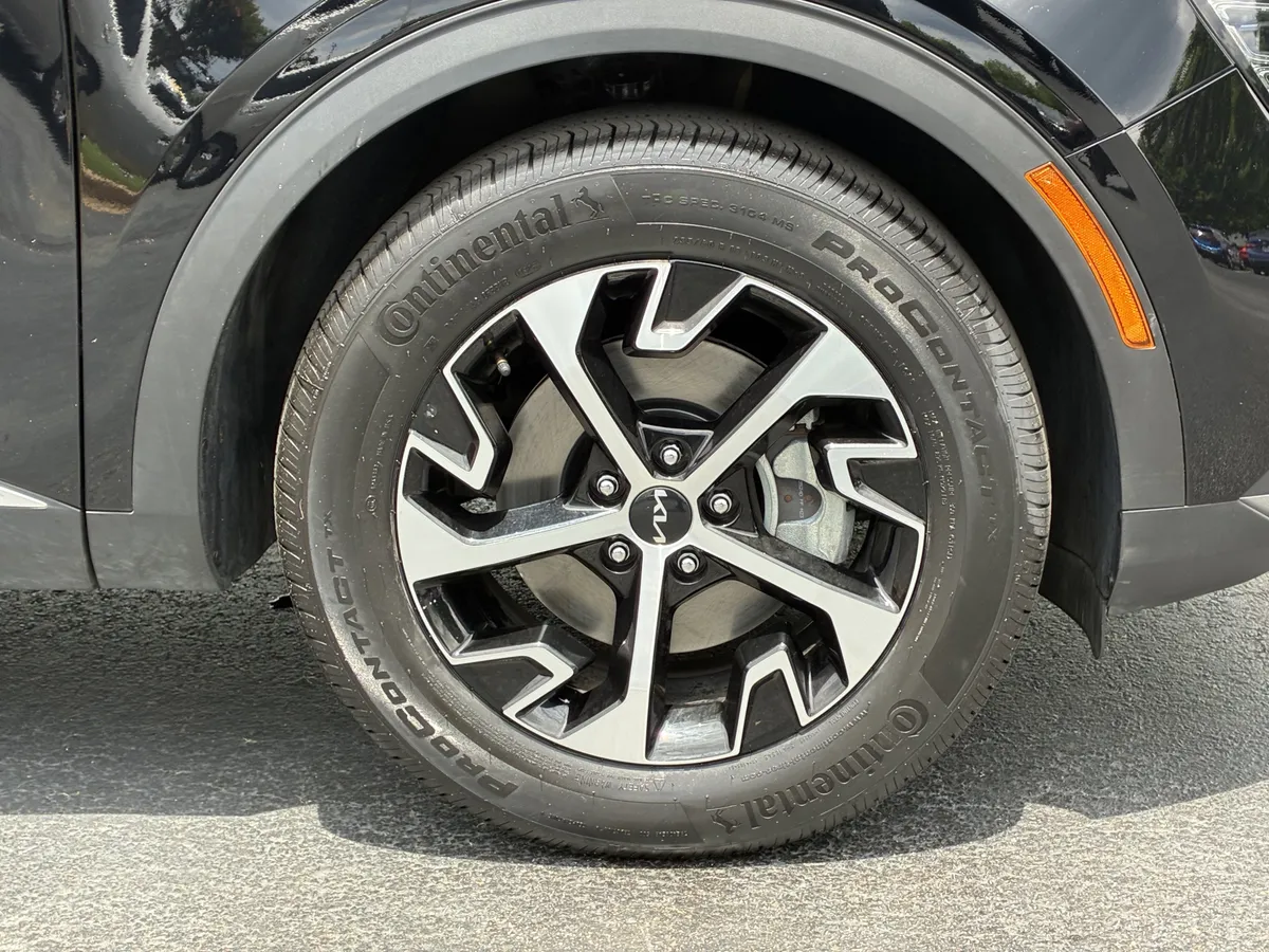 2024 Kia Sportage EX thumbnail 5