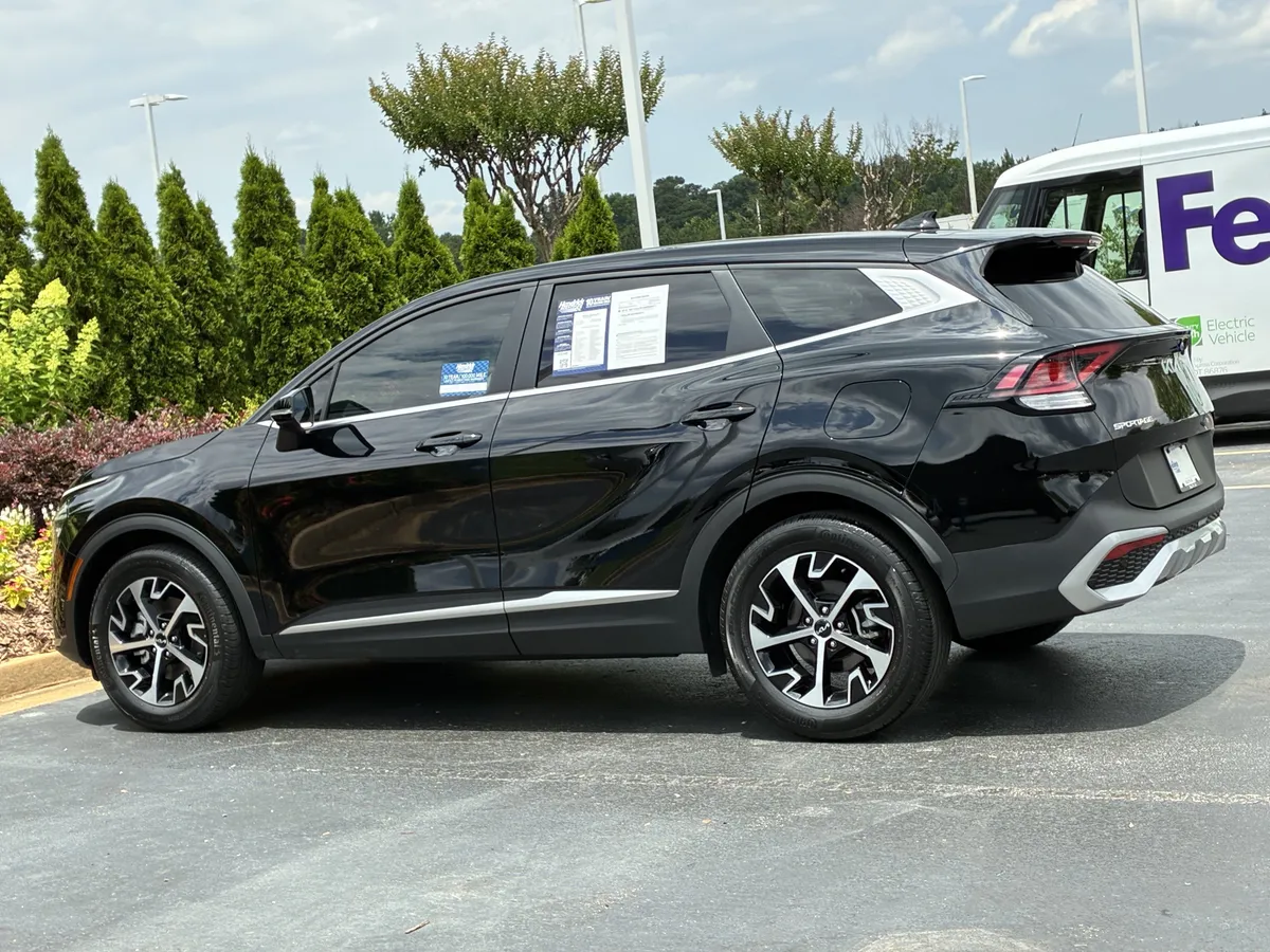 2024 Kia Sportage EX thumbnail 7