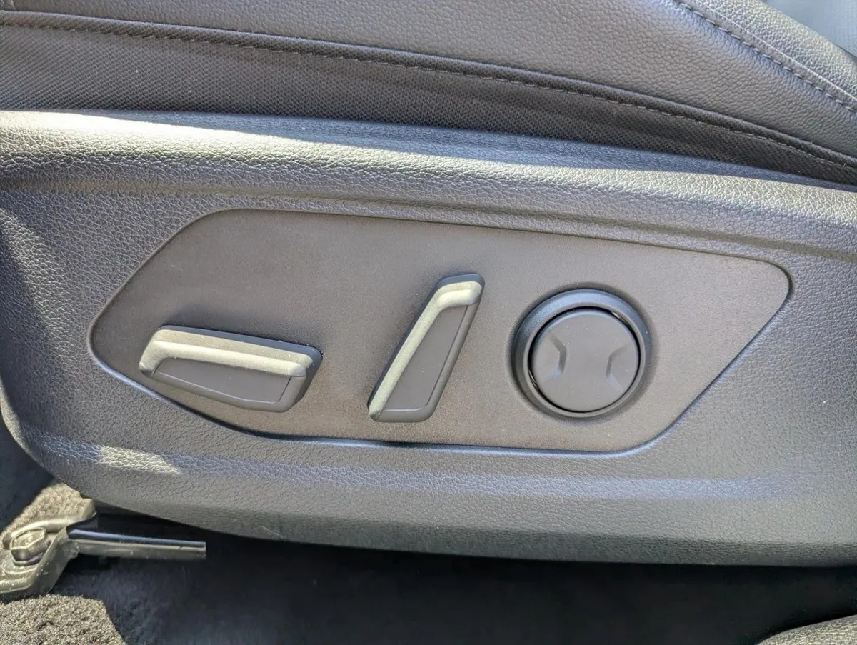 2024 Kia Sportage EX thumbnail 11