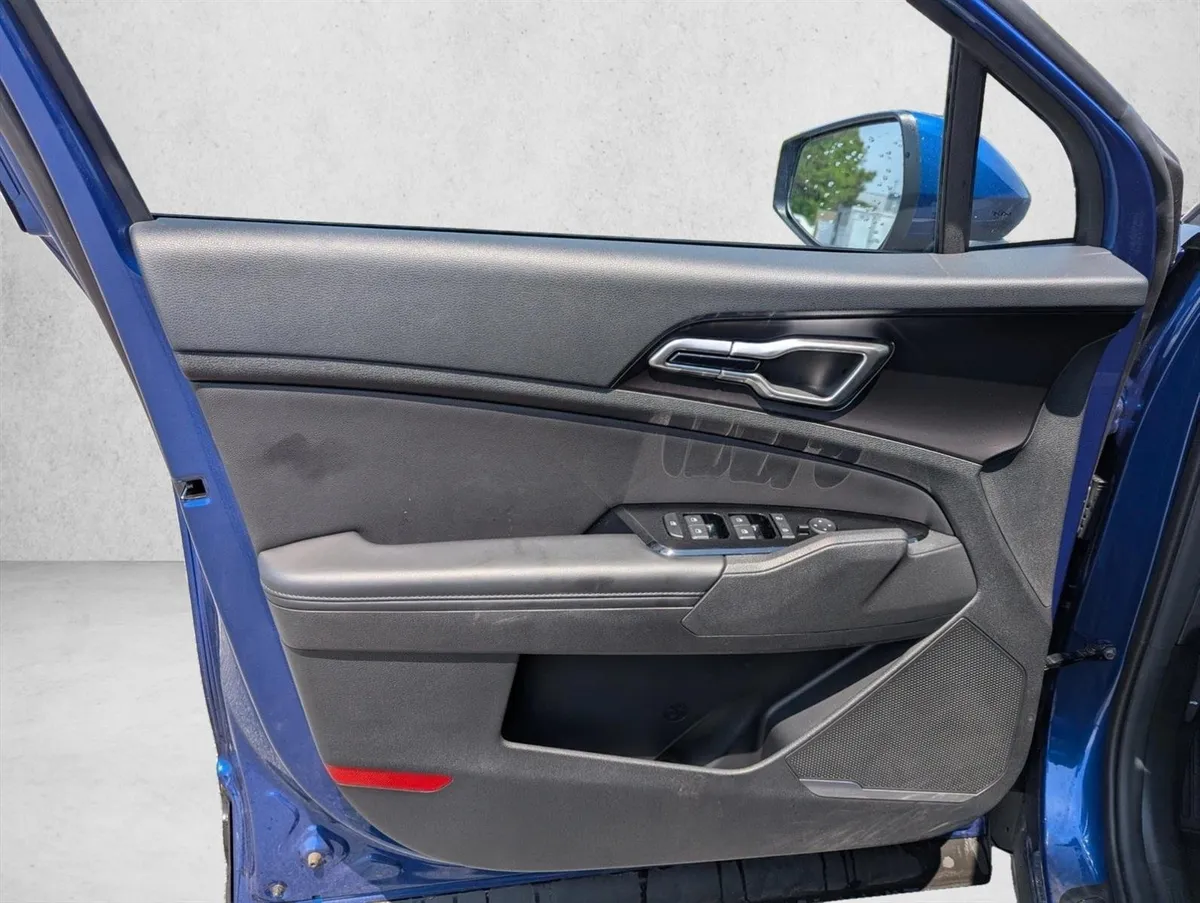 2024 Kia Sportage EX thumbnail 22