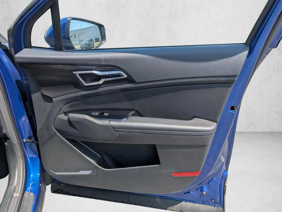 2024 Kia Sportage EX thumbnail 26