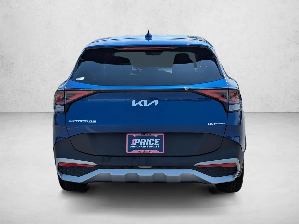 2024 Kia Sportage EX thumbnail 6