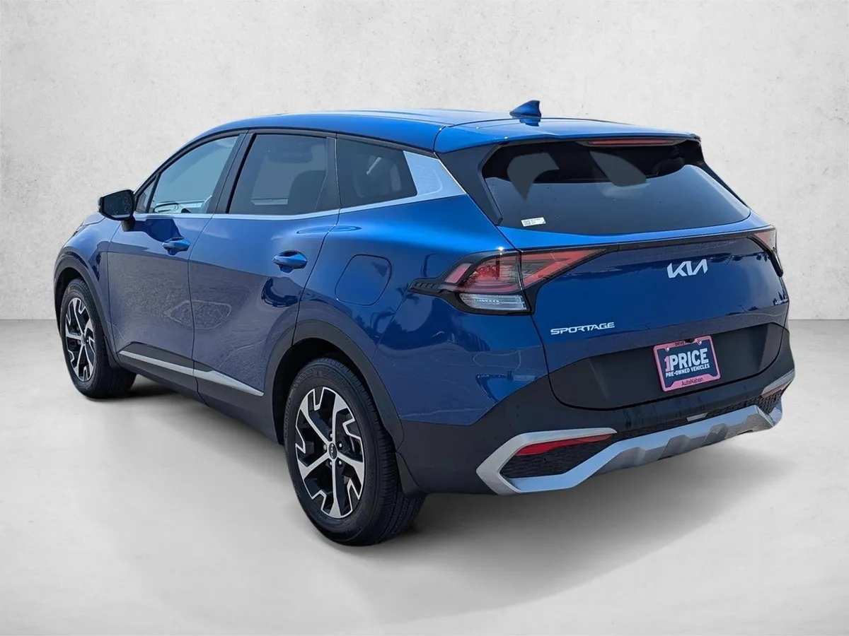 2024 Kia Sportage EX thumbnail 7