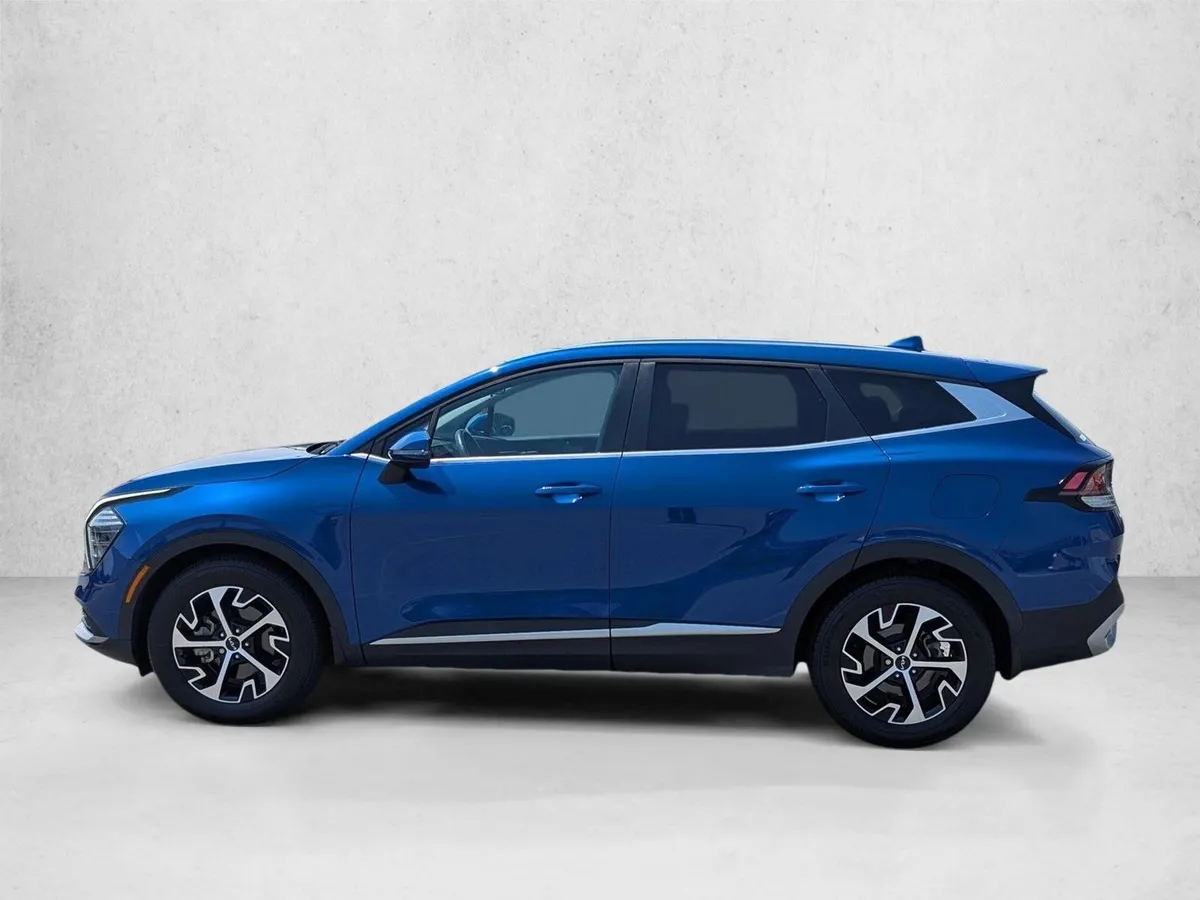 2024 Kia Sportage EX thumbnail 8
