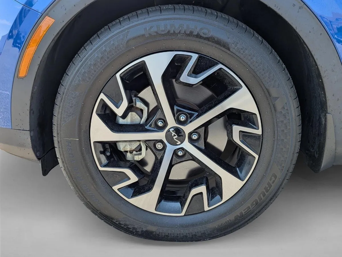 2024 Kia Sportage EX thumbnail 9