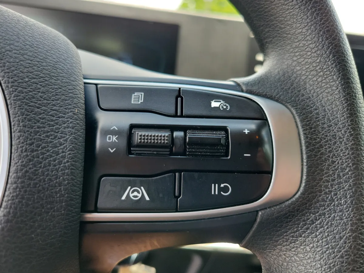 2024 Kia Sportage LX thumbnail 16