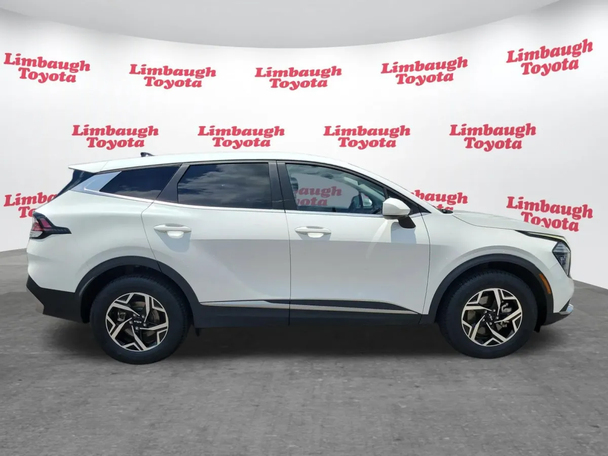 2024 Kia Sportage LX thumbnail 21