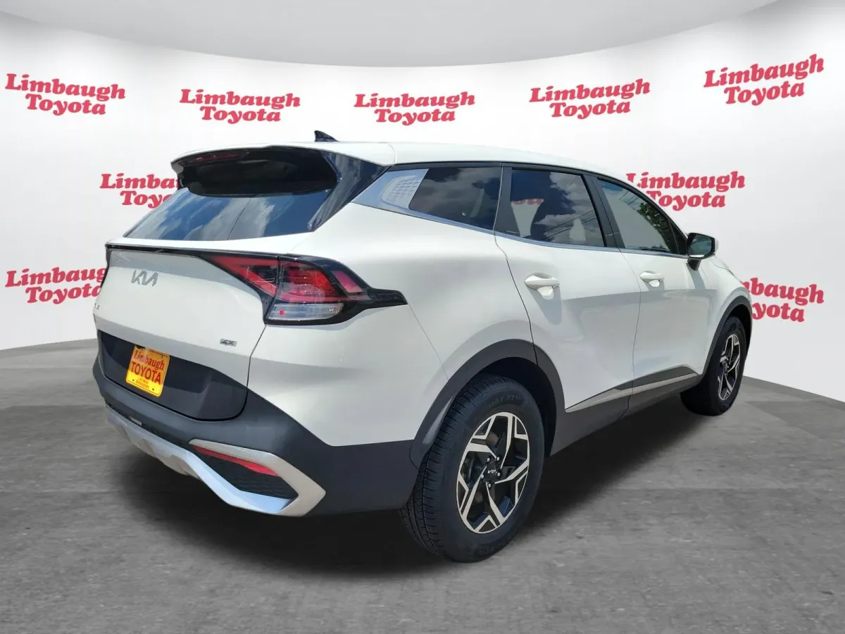 2024 Kia Sportage LX thumbnail 22
