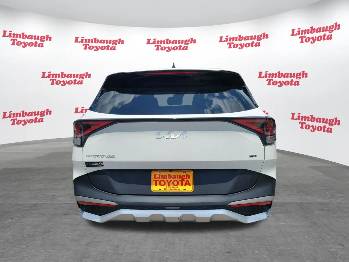 2024 Kia Sportage LX thumbnail 23