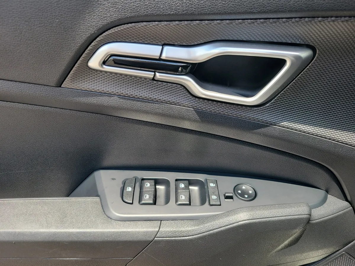 2024 Kia Sportage LX thumbnail 7
