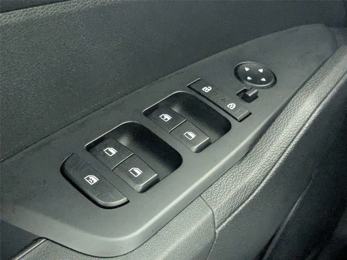 2024 Kia Sportage LX thumbnail 15