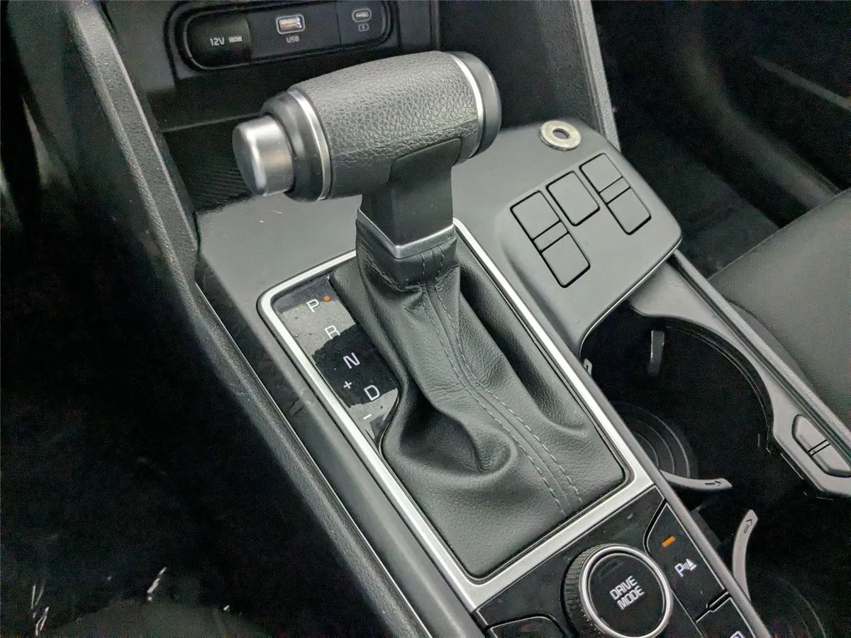 2024 Kia Sportage LX thumbnail 24
