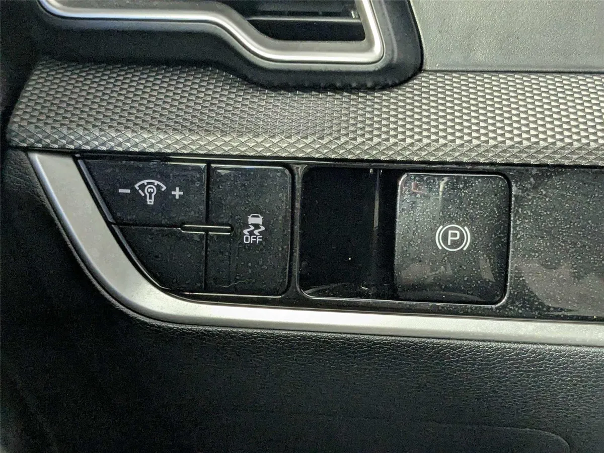 2024 Kia Sportage LX thumbnail 25