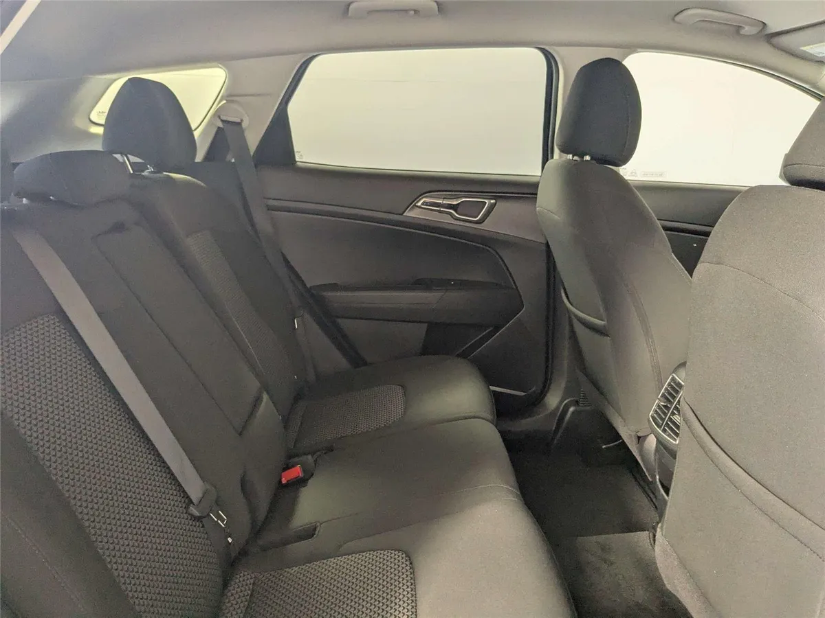 2024 Kia Sportage LX thumbnail 27