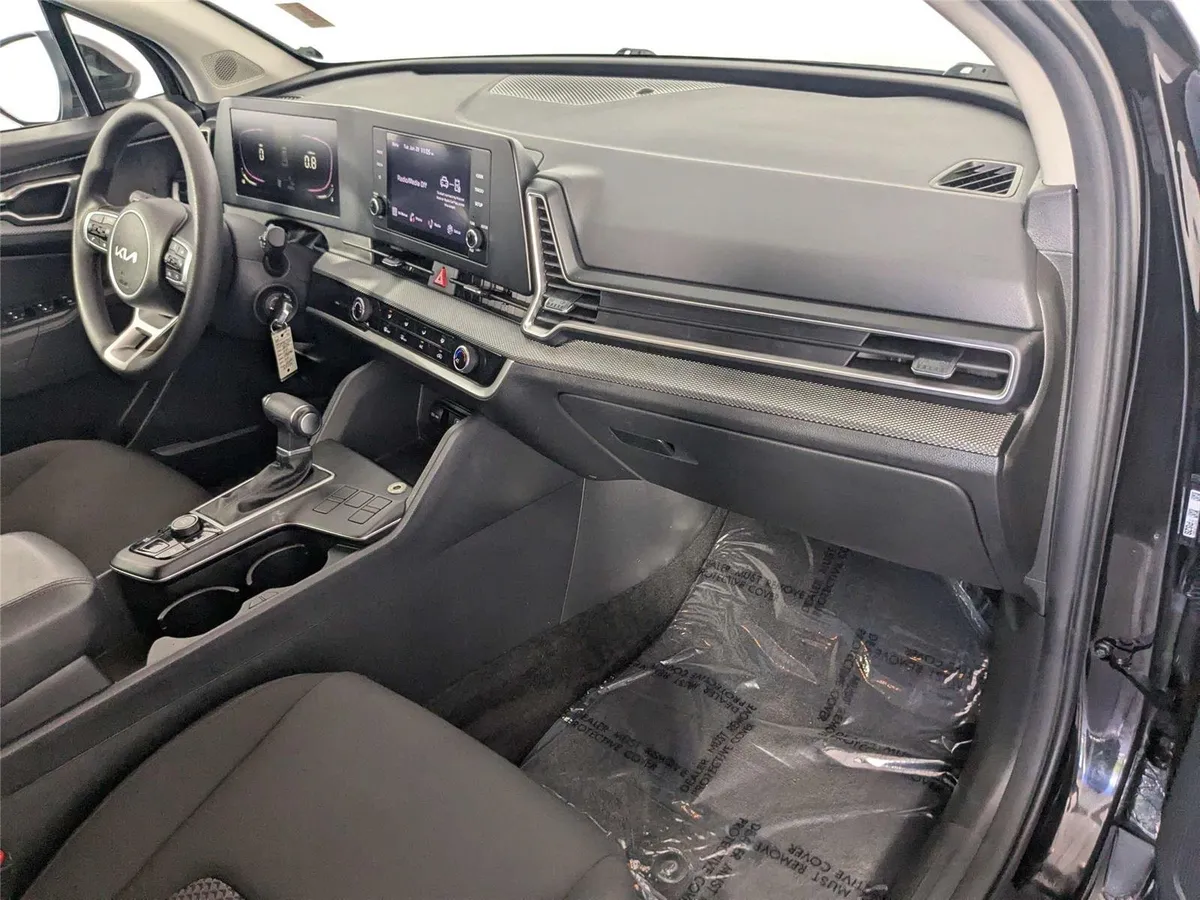 2024 Kia Sportage LX thumbnail 29