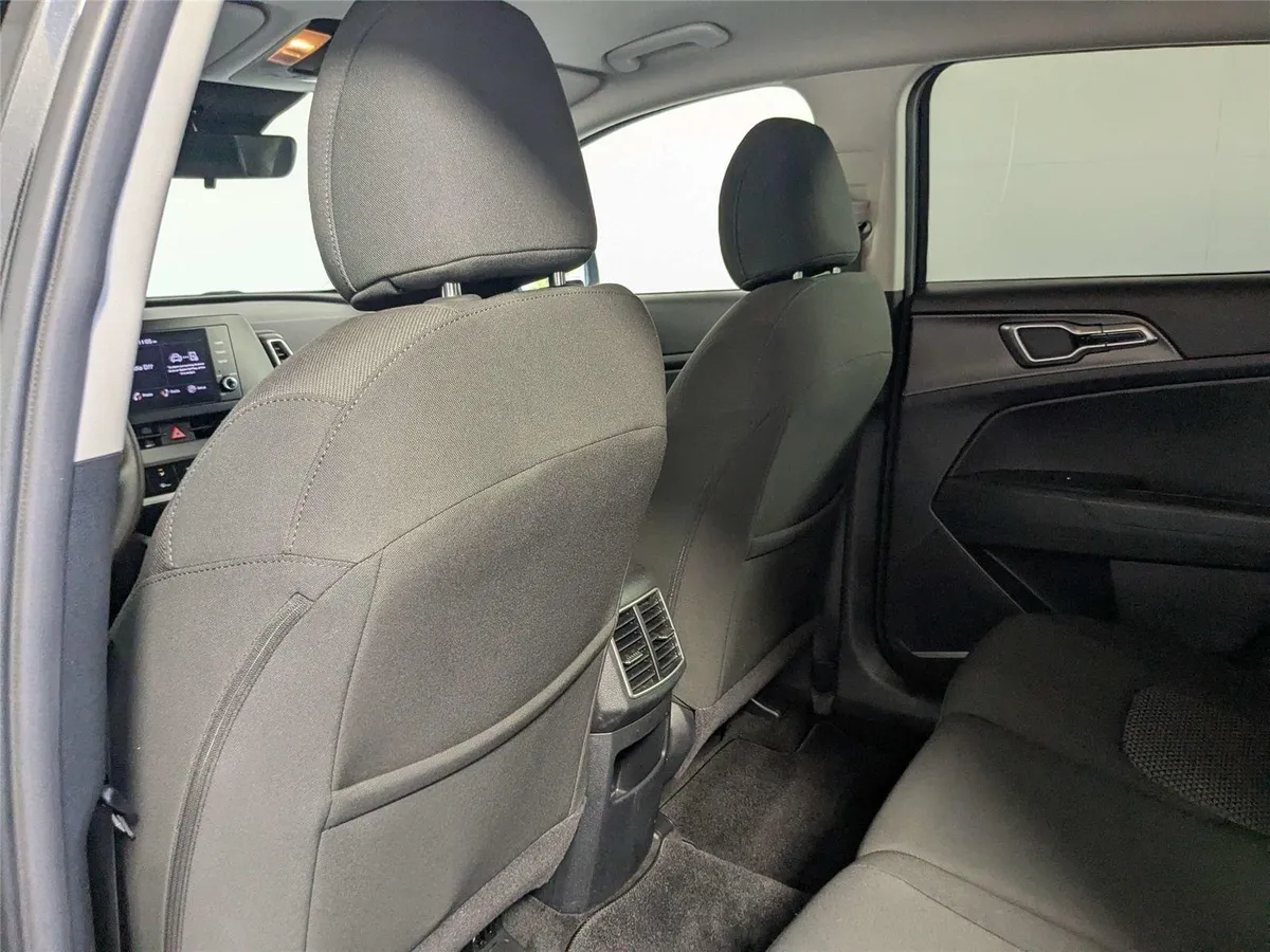 2024 Kia Sportage LX thumbnail 34