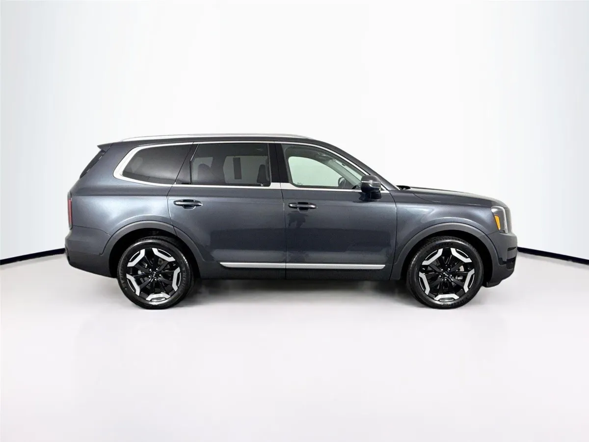2024 Kia Telluride EX thumbnail 11