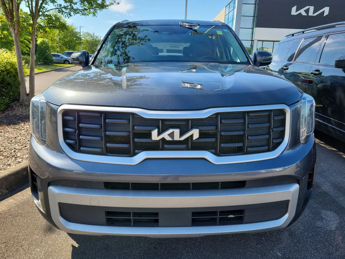 2024 Kia Telluride S thumbnail 2