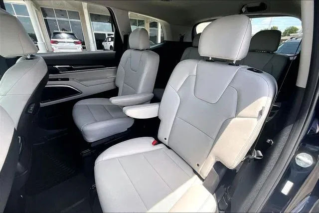 2024 Kia Telluride S thumbnail 19