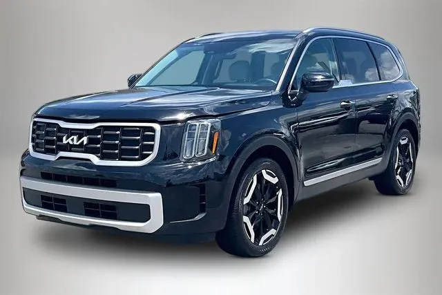 2024 Kia Telluride S thumbnail 2