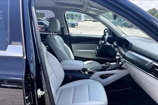2024 Kia Telluride S thumbnail 28