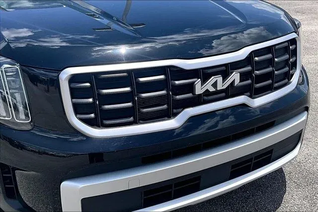 2024 Kia Telluride S thumbnail 29