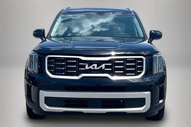 2024 Kia Telluride S thumbnail 3