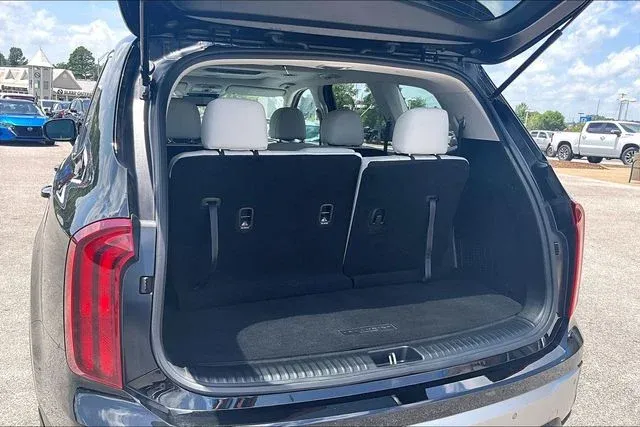 2024 Kia Telluride S thumbnail 32