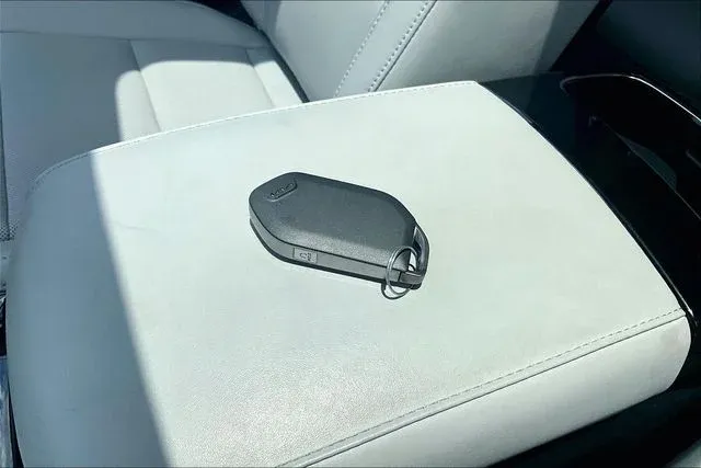 2024 Kia Telluride S thumbnail 36
