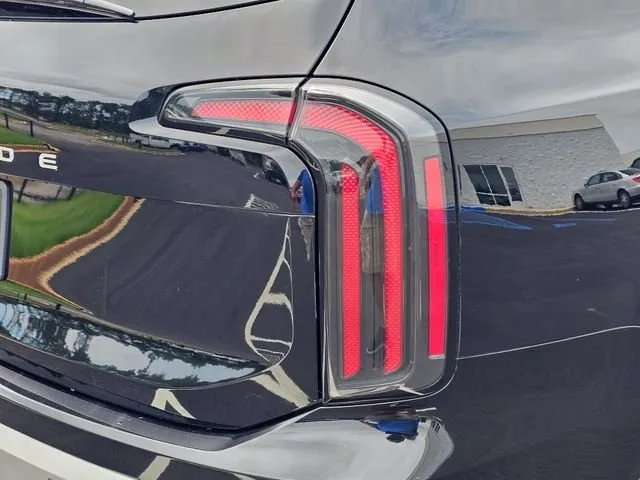 2024 Kia Telluride SX thumbnail 10