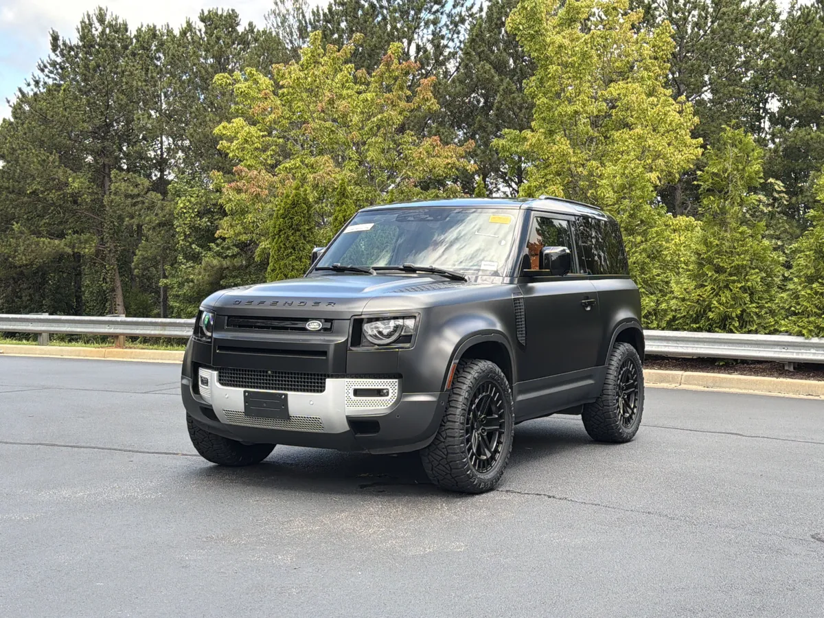 2024 Land Rover Defender S thumbnail 12