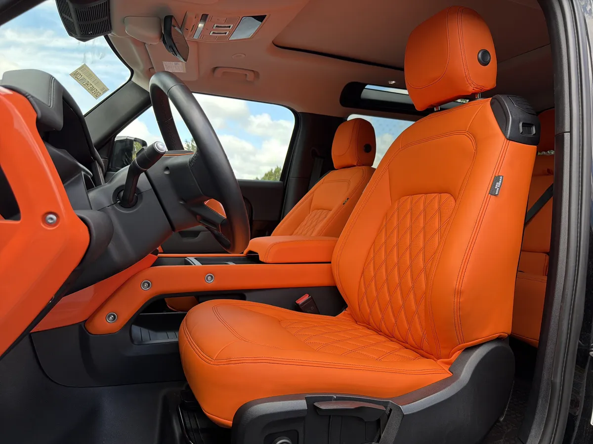 2024 Land Rover Defender S thumbnail 6