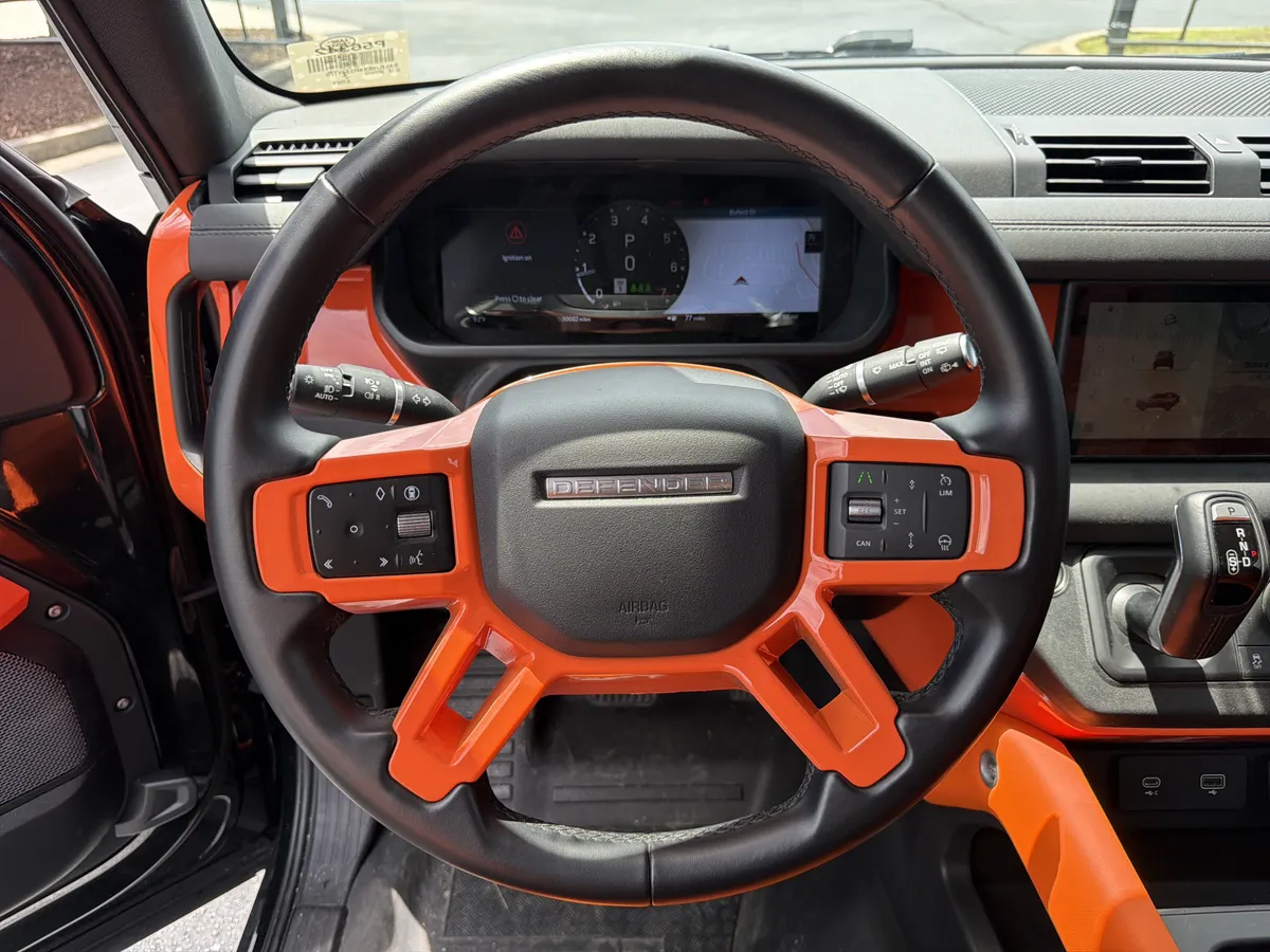 2024 Land Rover Defender S thumbnail 9