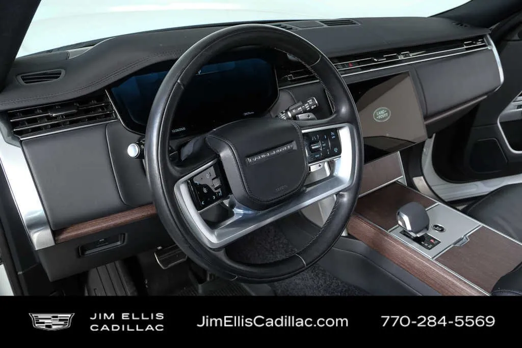 2024 Land Rover Range Rover SE thumbnail 4