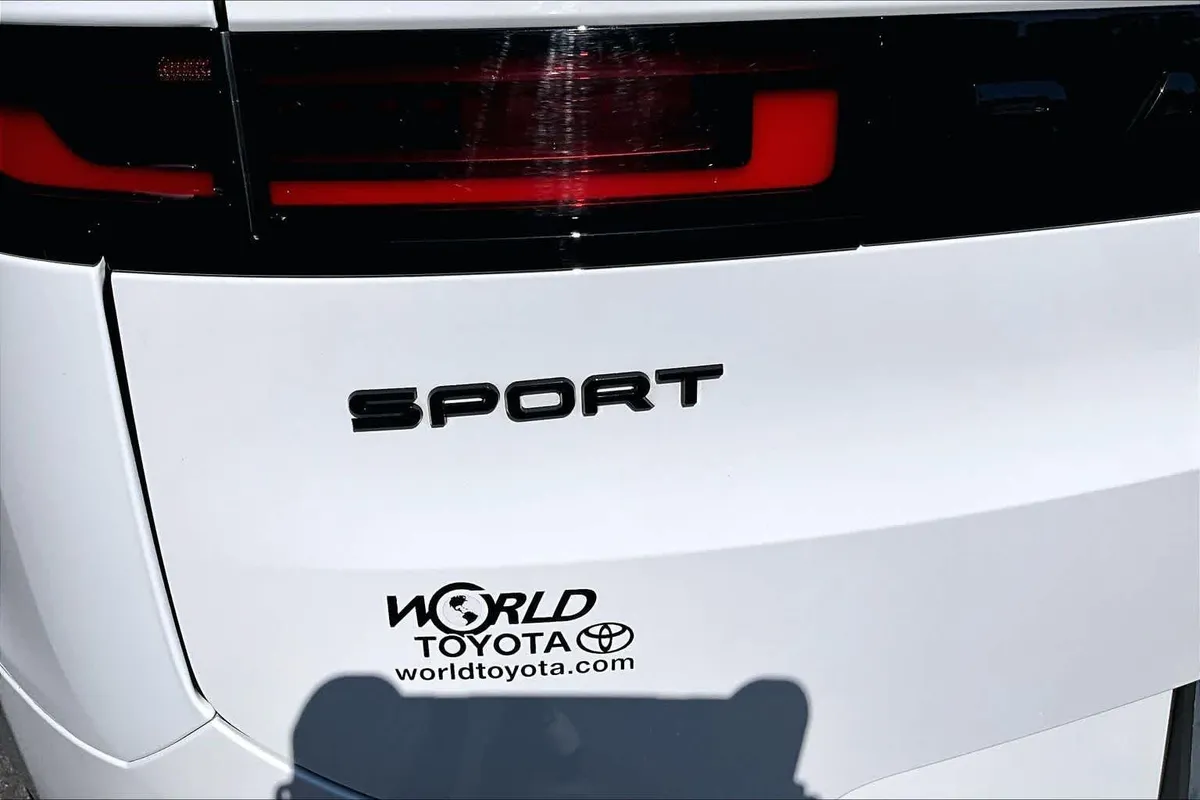 2024 Land Rover Range Rover Sport Dynamic SE thumbnail 10