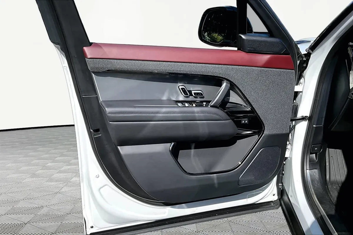 2024 Land Rover Range Rover Sport Dynamic SE thumbnail 22