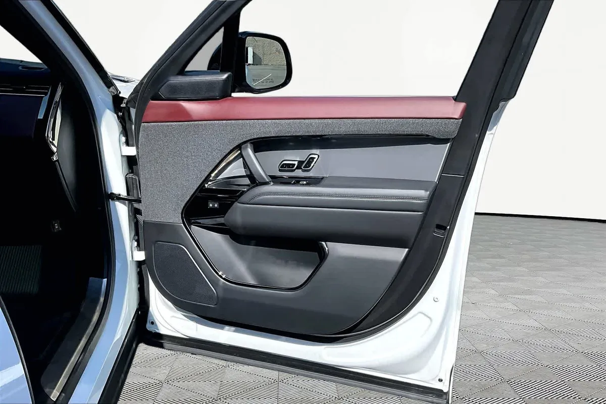 2024 Land Rover Range Rover Sport Dynamic SE thumbnail 23