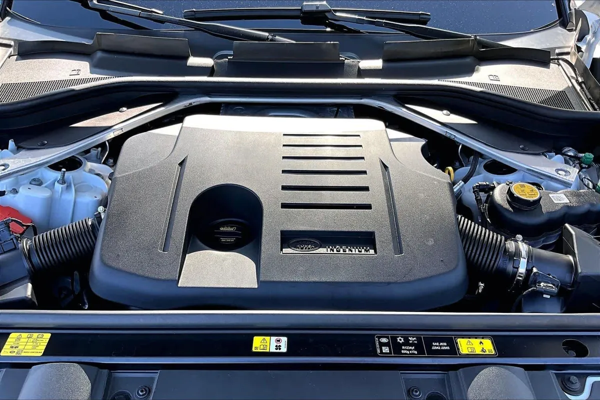 2024 Land Rover Range Rover Sport Dynamic SE thumbnail 32