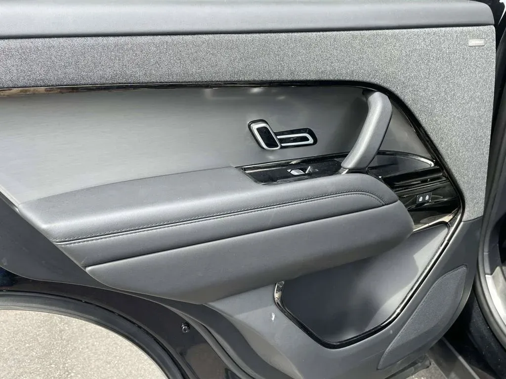 2024 Land Rover Range Rover Sport SE thumbnail 11