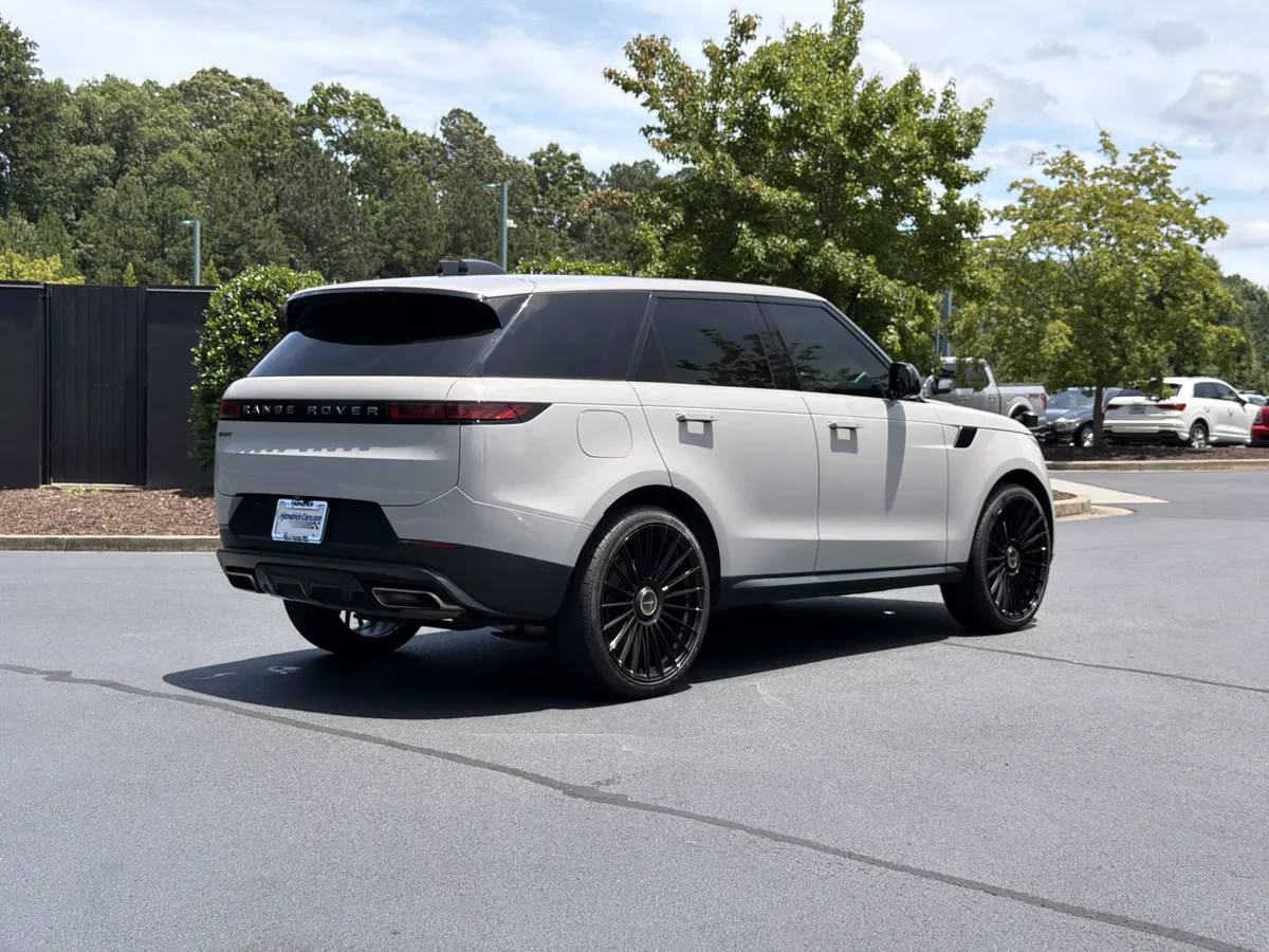 2024 Land Rover Range Rover Sport SE thumbnail 2